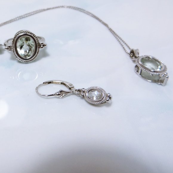 Elegant 6.75ctw Oval Aquamarine Ornate Sterling Silver 3...